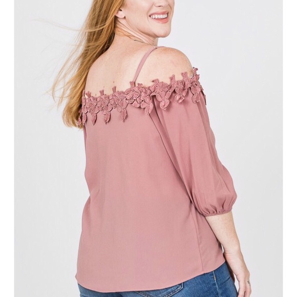 PLUS SIZE!!! Crochet Trim Top - Picture 2 of 5